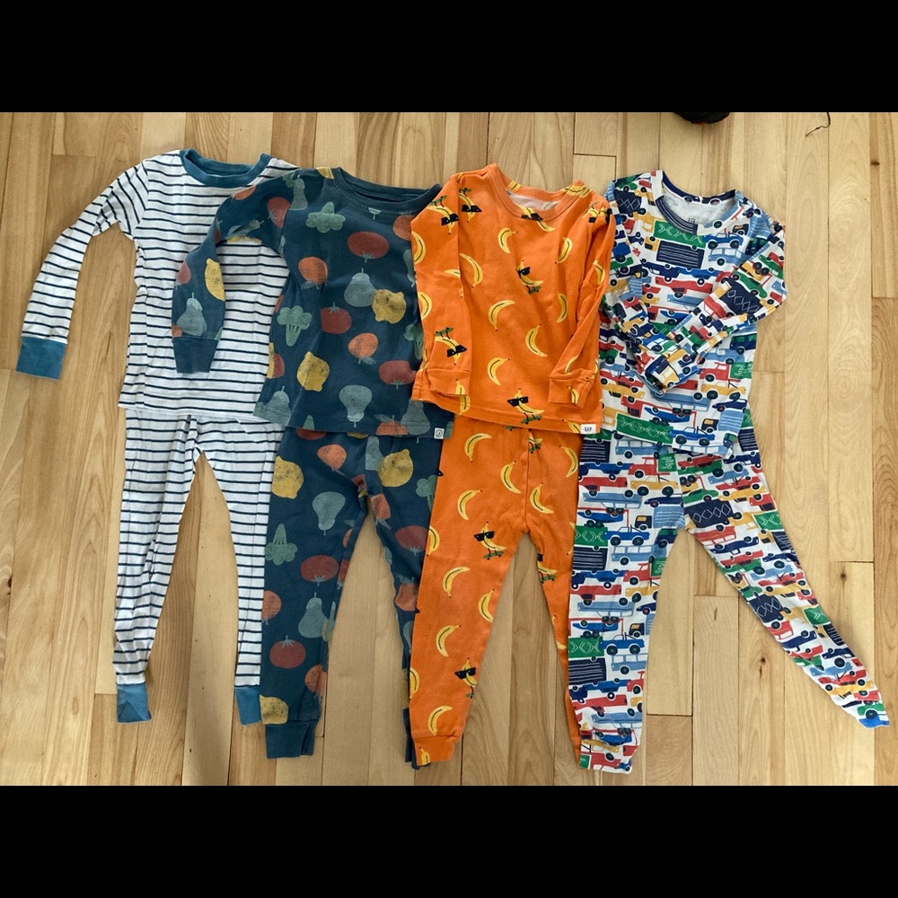 Lot of 4 toddler pajamas